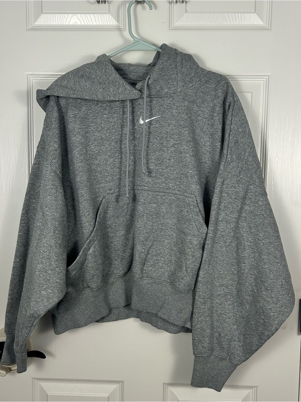 Nike Women’s Oversized Gray Pullover Hoodie Sweatshirt Medium